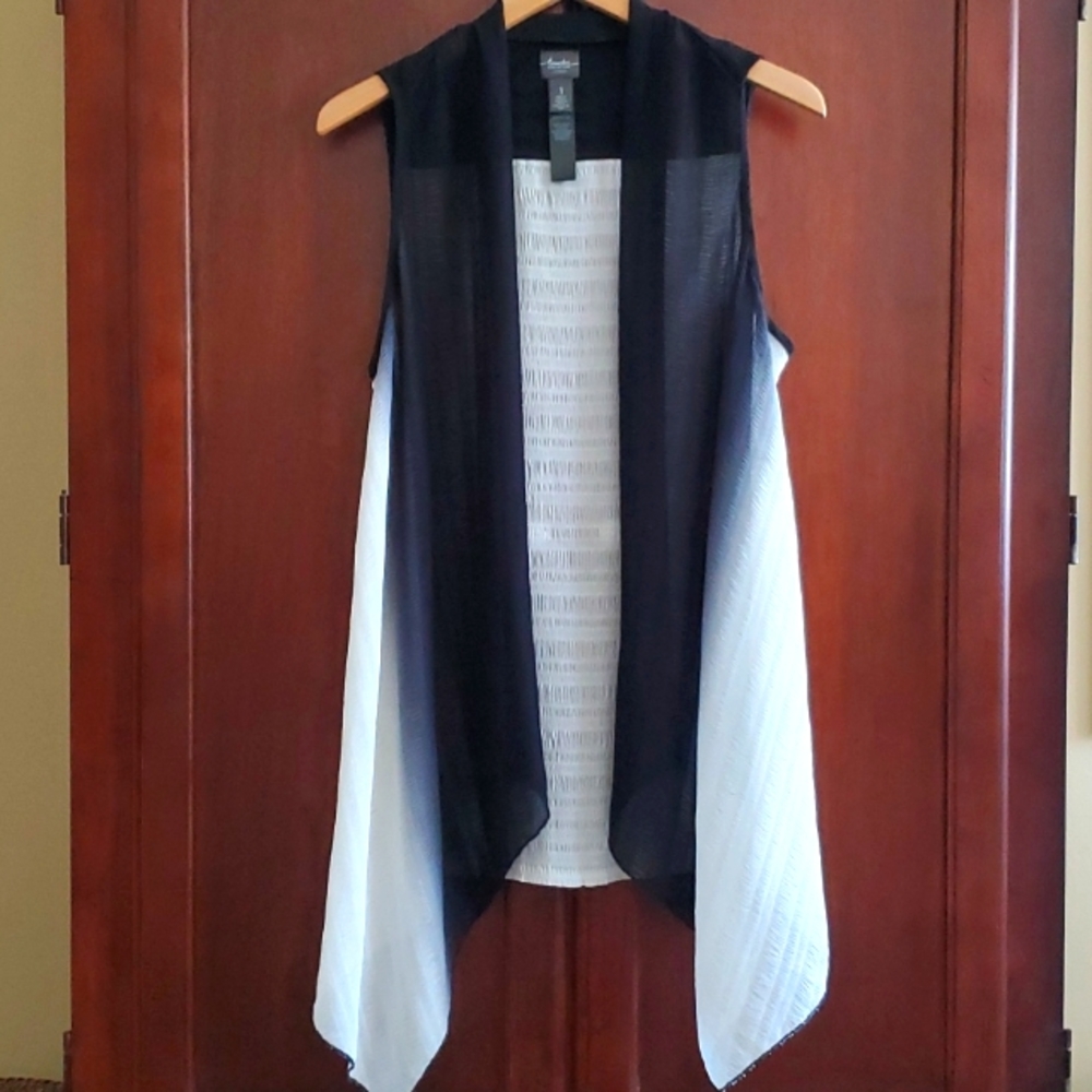 Chico's Travelers Collection Sleeveless Cascade Black & White Top